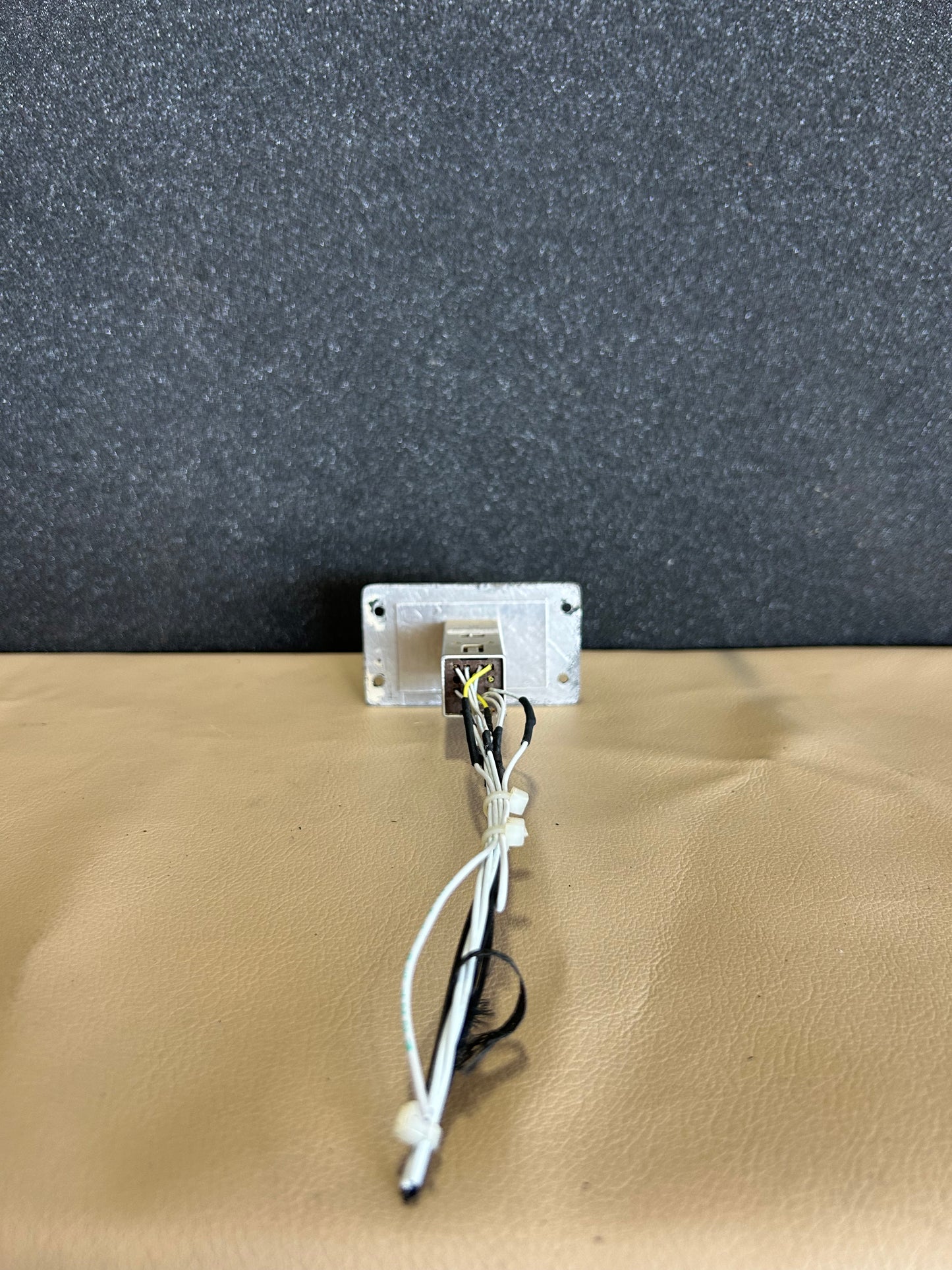 Eaton GPS APR Push Switch | P/N 96182