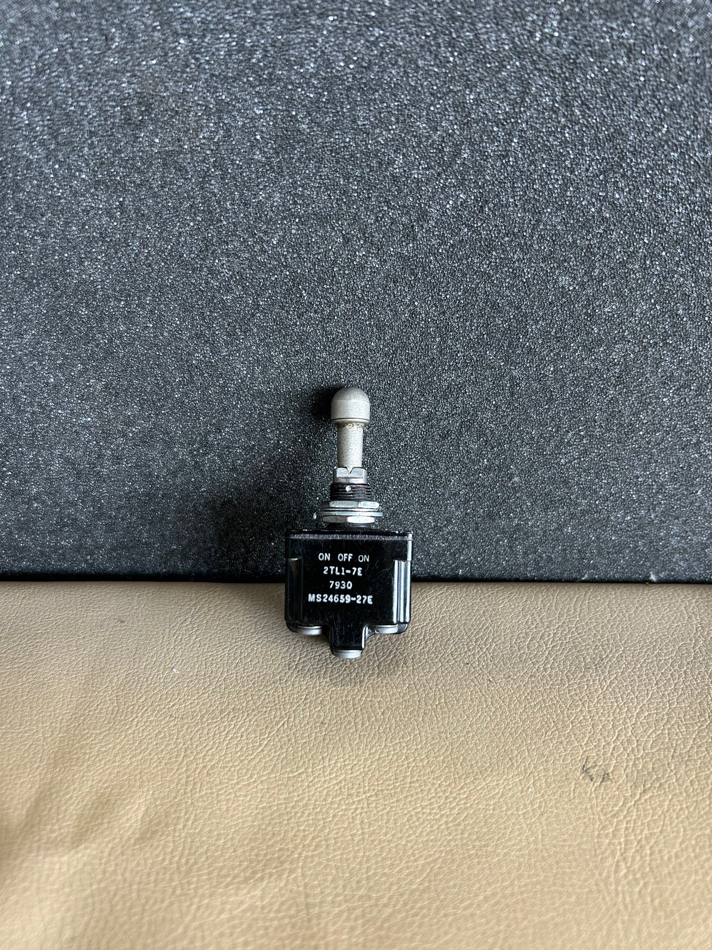 2TL1-7E Honeywell Toggle Switch | P/N MS24659-27E