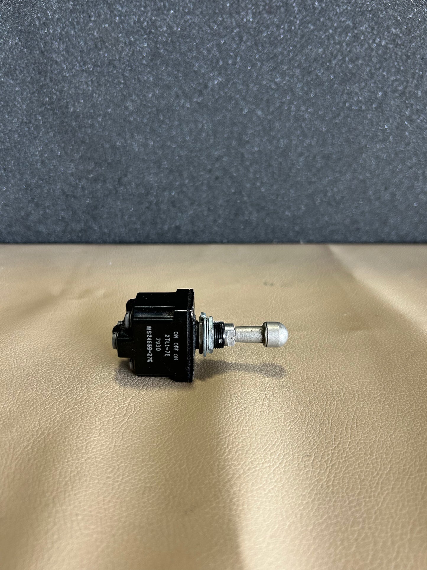 2TL1-7E Honeywell Toggle Switch | P/N MS24659-27E