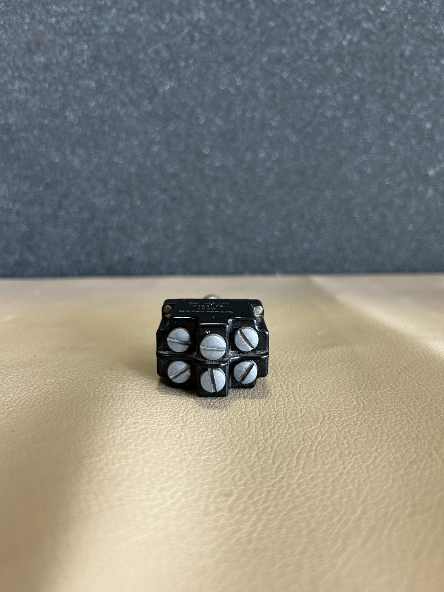 2TL1-7E Honeywell Toggle Switch | P/N MS24659-27E