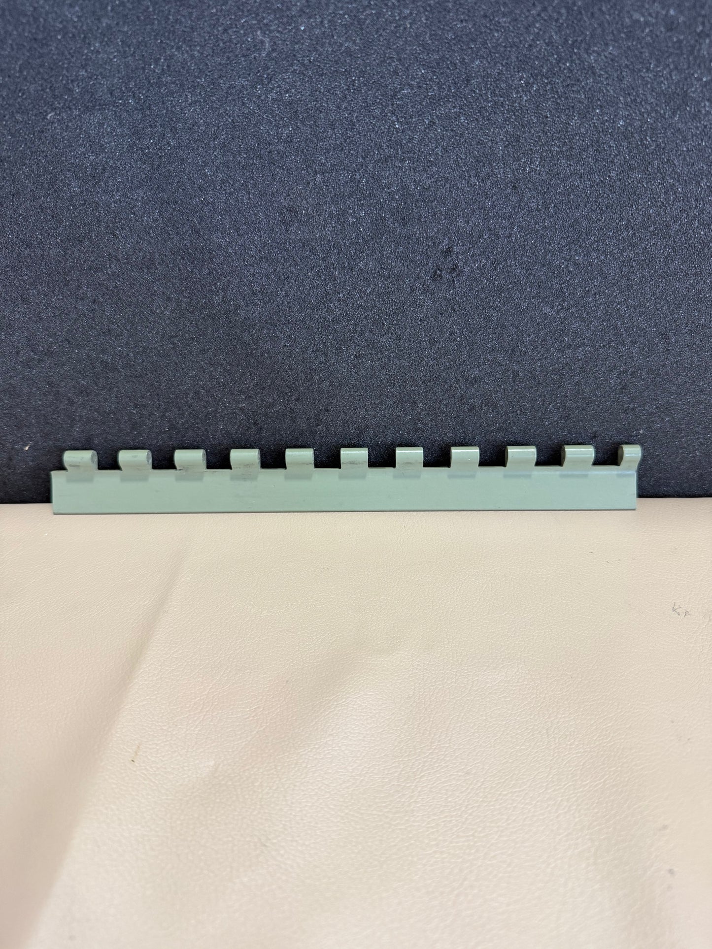Learjet 60 Hinge | P/N 6022150-003