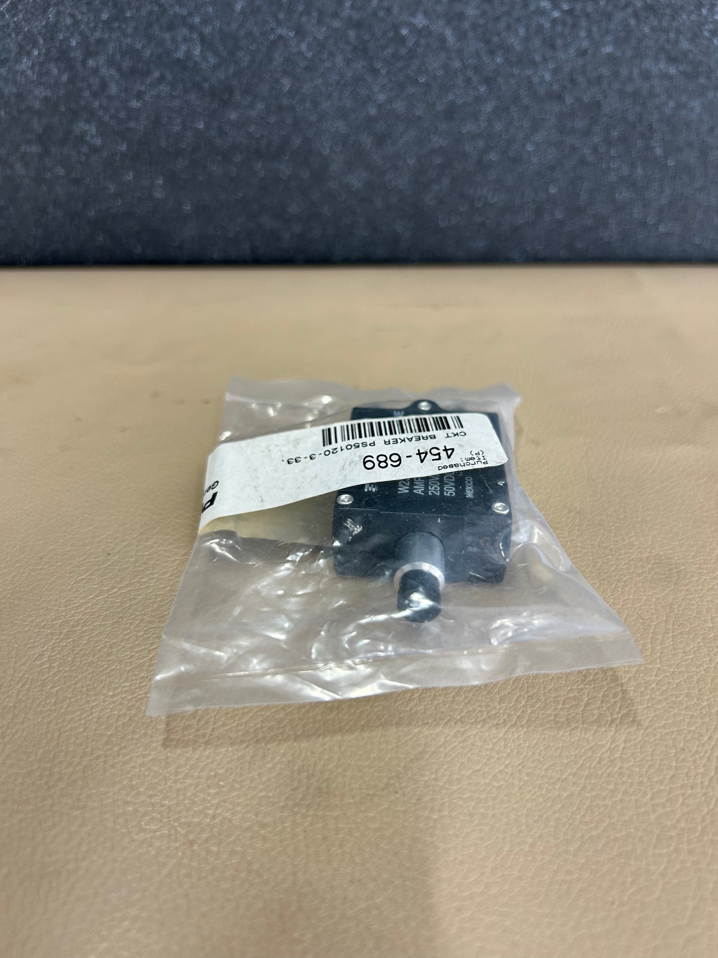Piper Circut Breaker | P/N 454-689